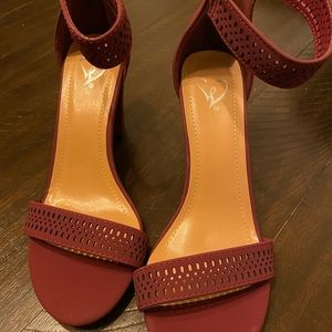 BURGUNDY SUEDE HEELS